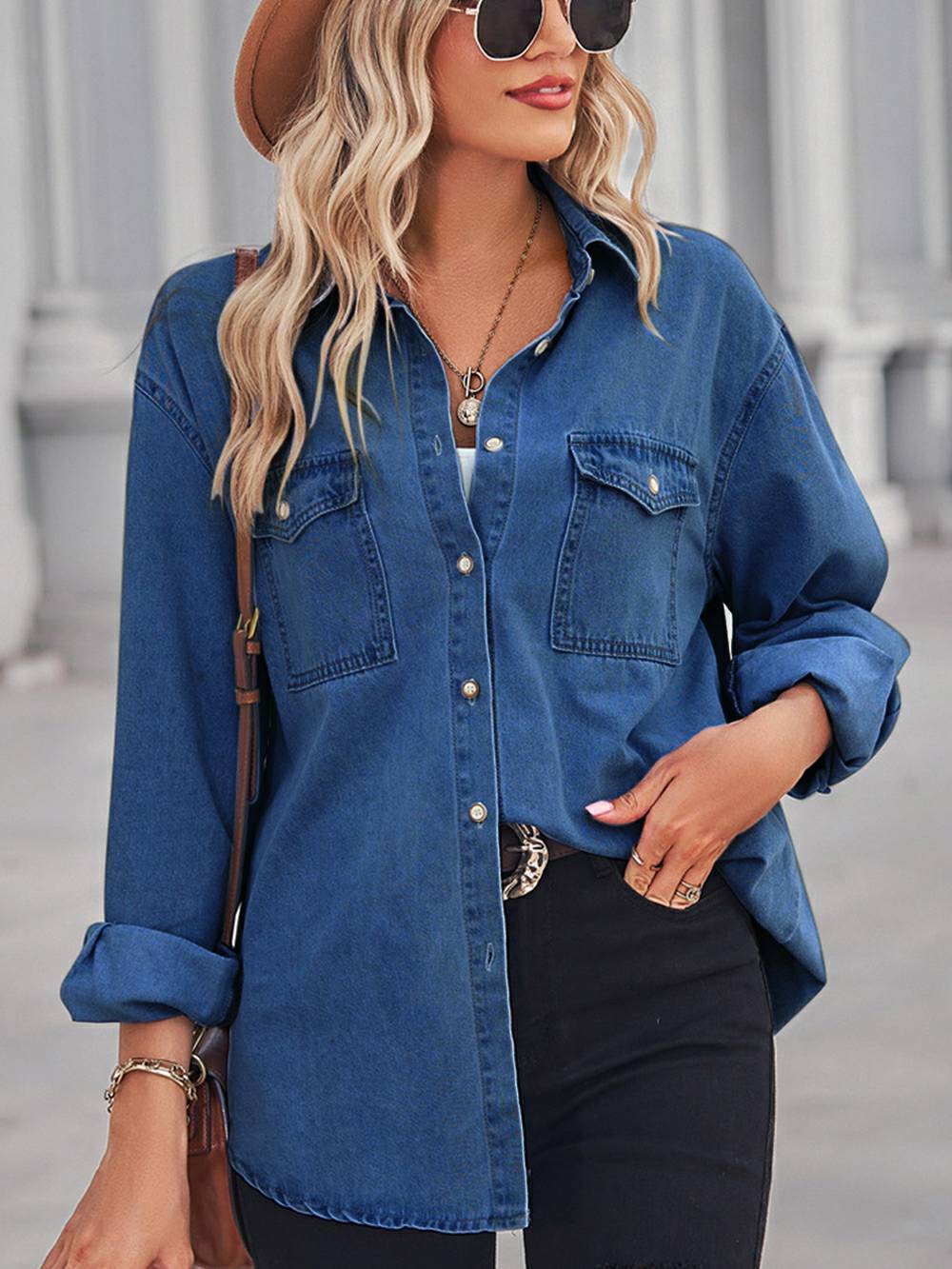 Denim top met kraag en verlaagde schouder