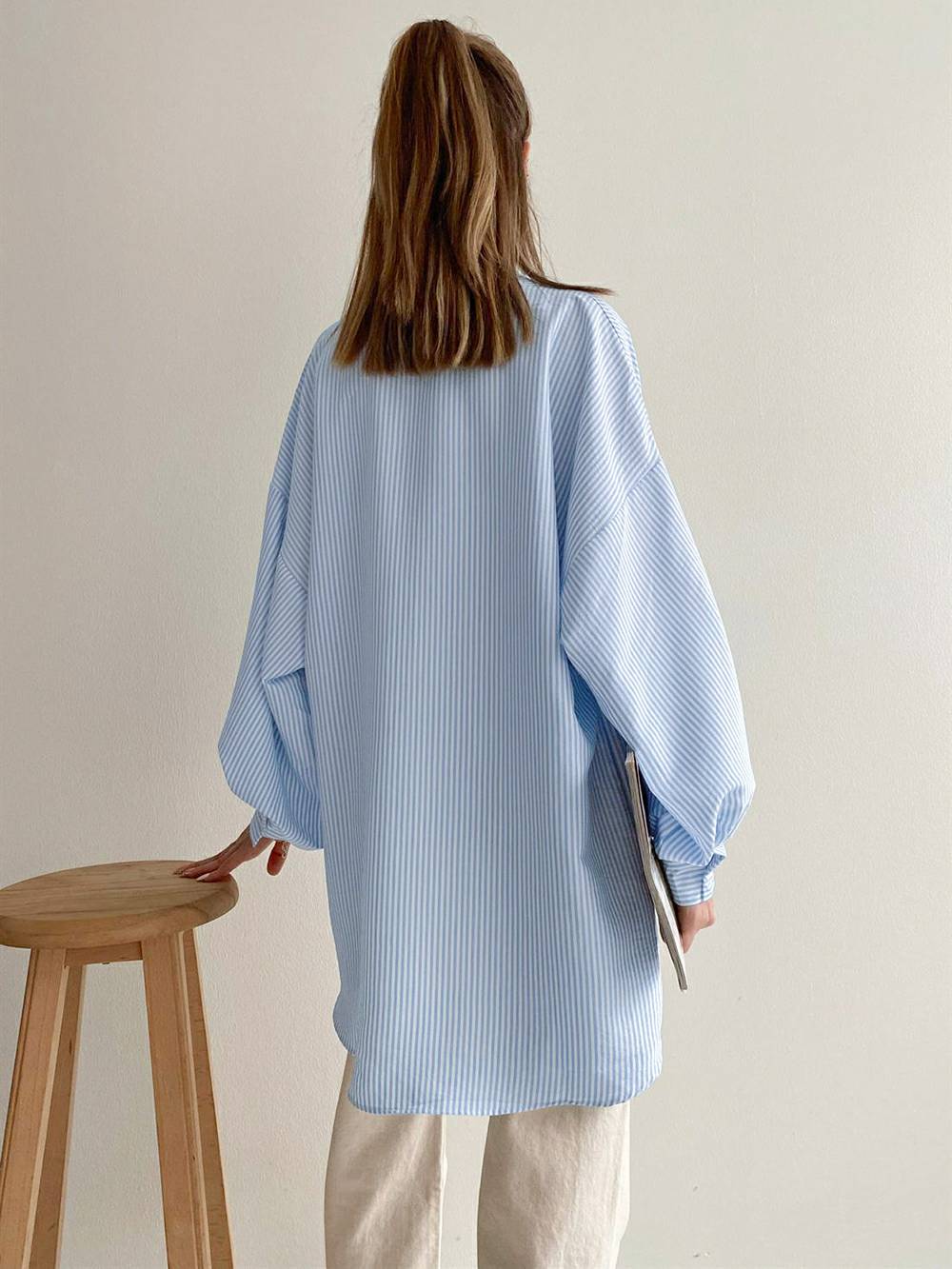 Gestreepte blouse met lange gezwollen mouwen