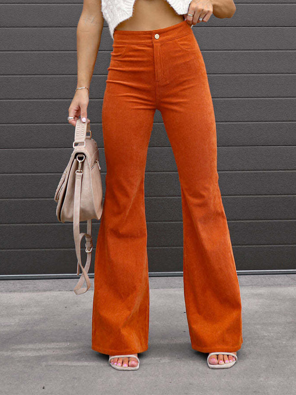 Slim-fit uitlopende casual broek met hoge taille