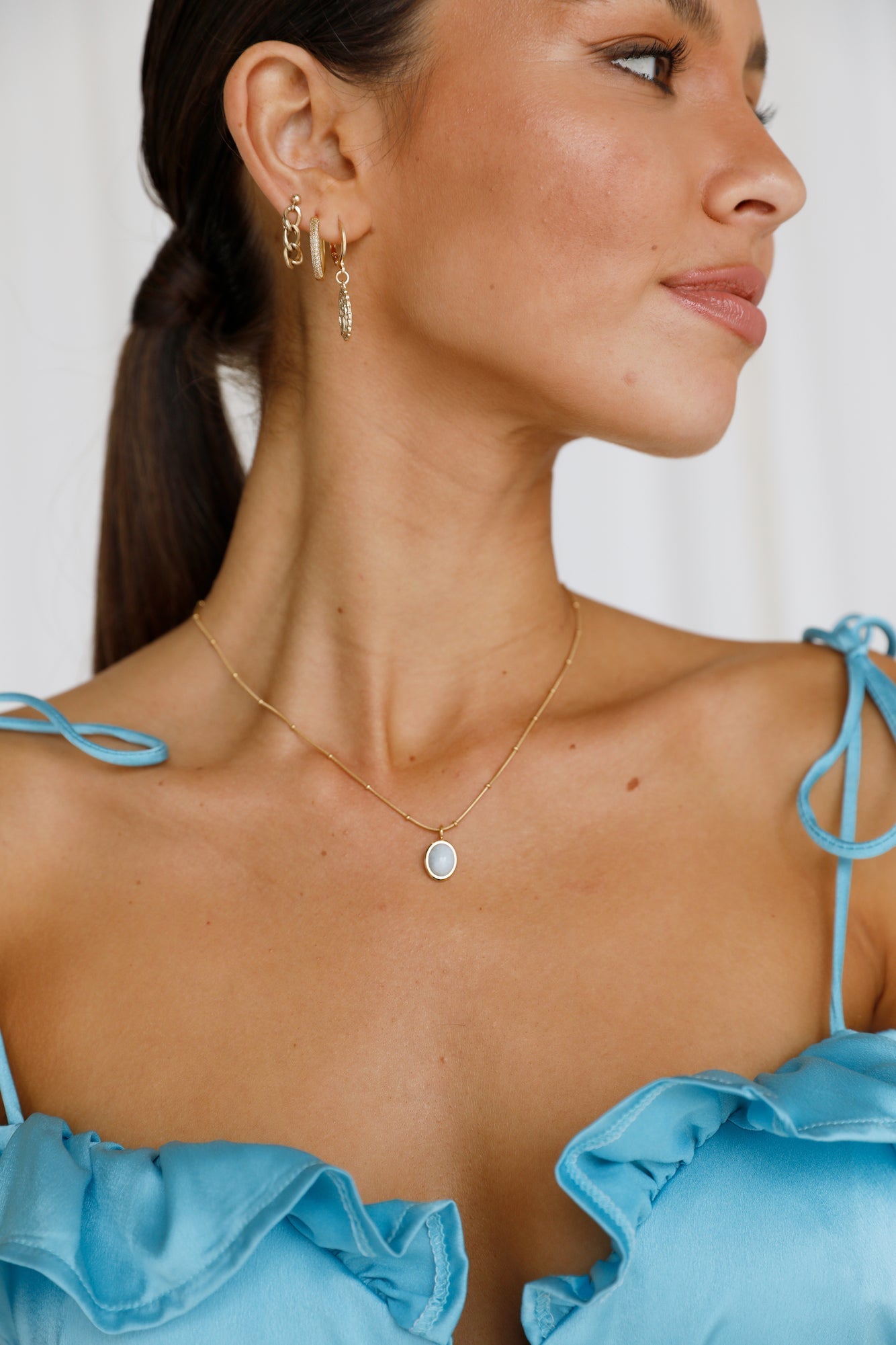 Goud vergulde ketting met verborgen saffier