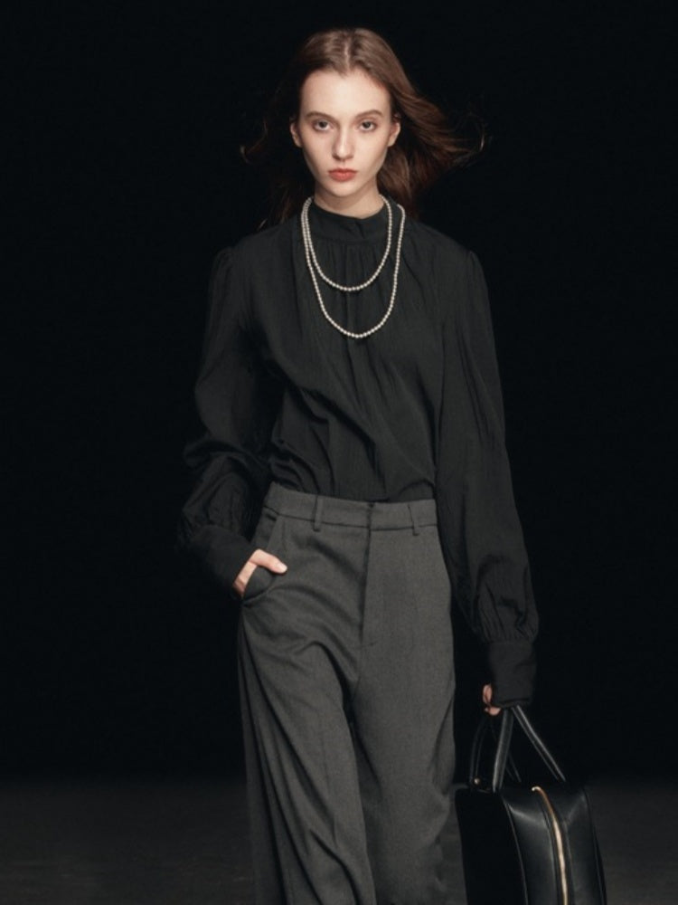 Blouse met nephals en pofmouwen